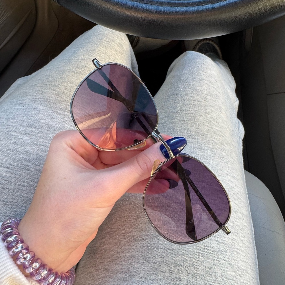 Sunglasses (tinted purple)